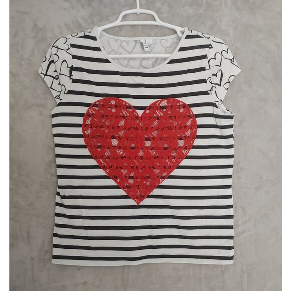 ELLE Cap Sleeve Lace Heart Scoop Neckline Women's Top - Picture 1 of 10